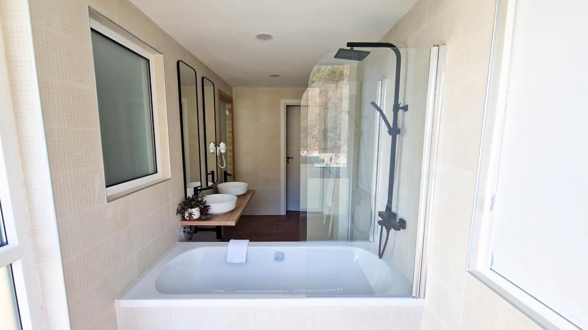 Waterside Spa Hotel 奥格尼亚诺沃 外观 照片