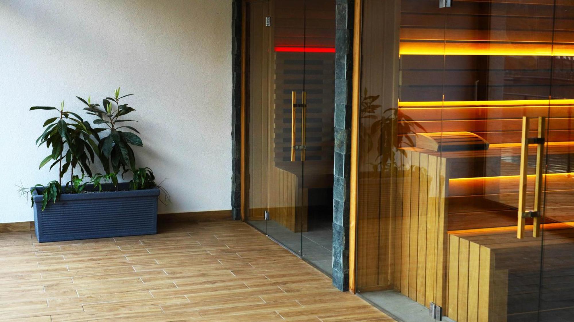 Waterside Spa Hotel 奥格尼亚诺沃 外观 照片